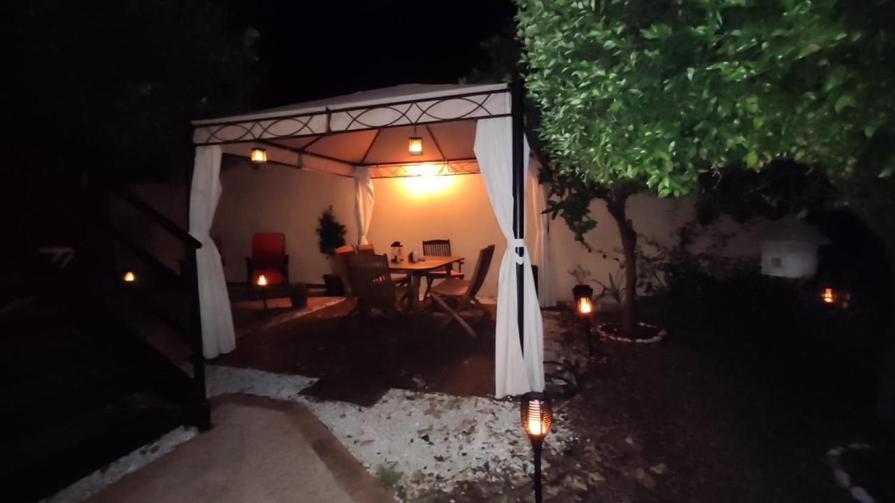 Artista B&B Cabras Exterior foto