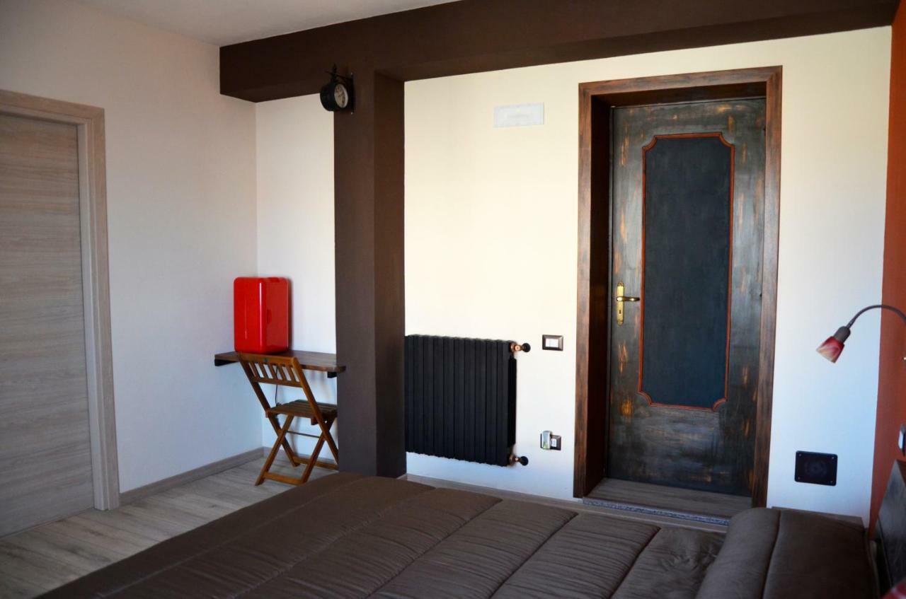 Artista B&B Cabras Exterior foto